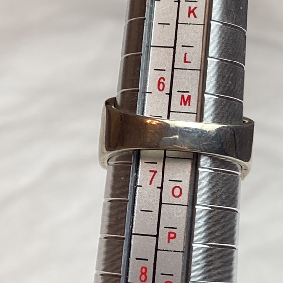 Silver vine leaf and Peridot ring - Picture 5 of 12